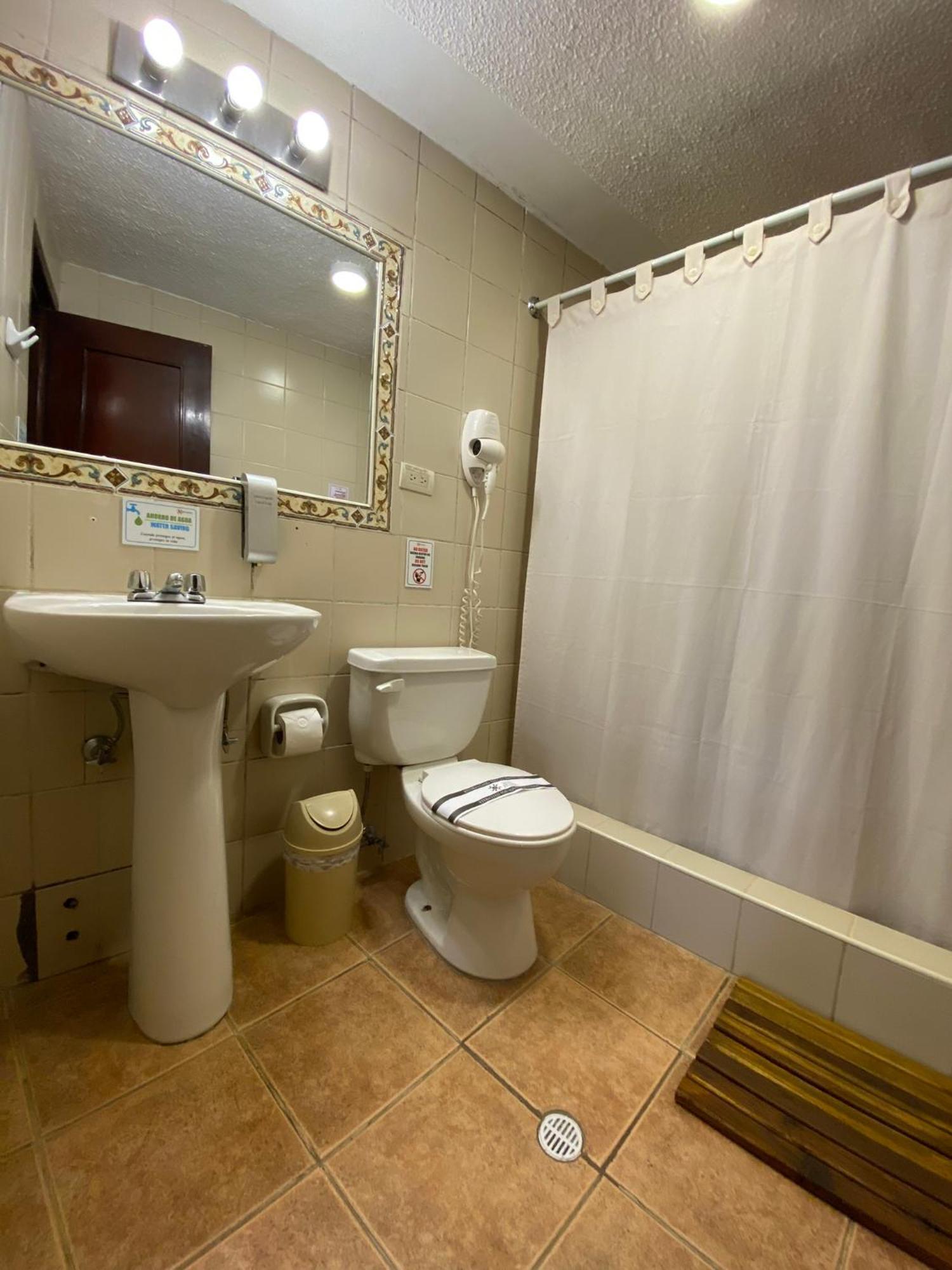 Kituandes Hotel 키토 외부 사진